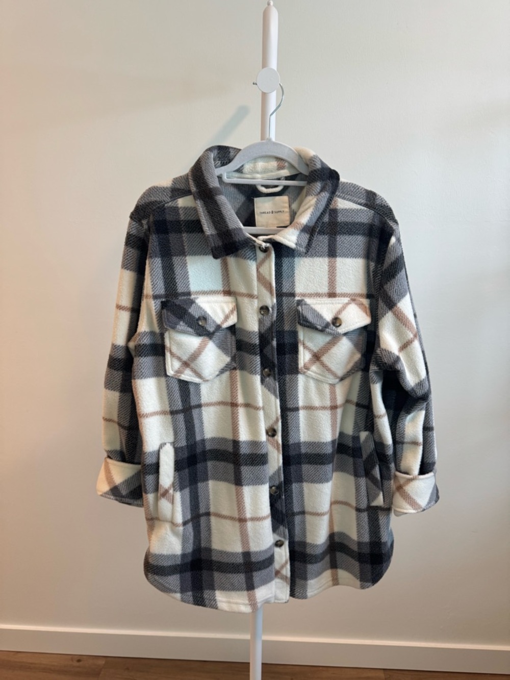 Thread & Supply Plaid Shacket in Cream, Gray & Black Women’s size XL